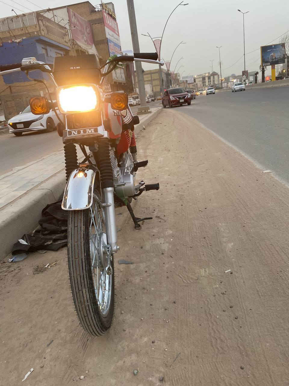 ألسلام عليكم دراجه موديل 2027نضافه 100\100تجي أو تفحص المكان حله شارع  الطهمازيه لاستفسار هذا الرقم:***********
