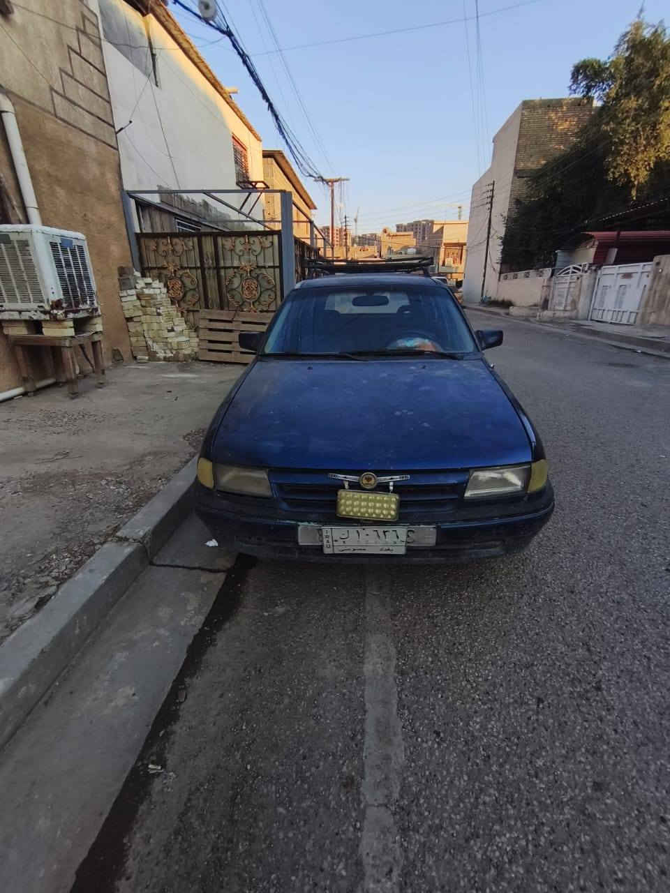 السلام عليكم
 اوبل استرا استيشن للبيع السعر ٢٥ مال كراب يرادلهة تبديل دوسات بيهن خياسات مكينه ٤ سلندر ١٦٠٠ مكينه حلوة وكير عادي جيد السيارة ابيع شوف العين والاتصال على الرقم *********** بغداد, العراق
