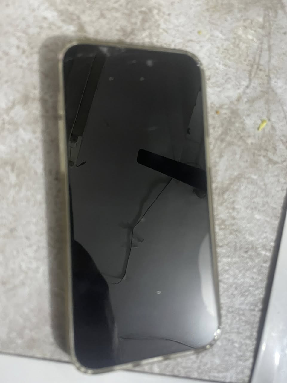 سلام عليكم آيفون ١٤برو ماكس
للبيع شاشه بيه فطر من جوه ممئثر ول فطر لفوك بلزكه 
مبدل شاشه وكامرا اماميه ذاكره ٢٥٦
بطاريه٧٨
سعر٥٠٠
***********
