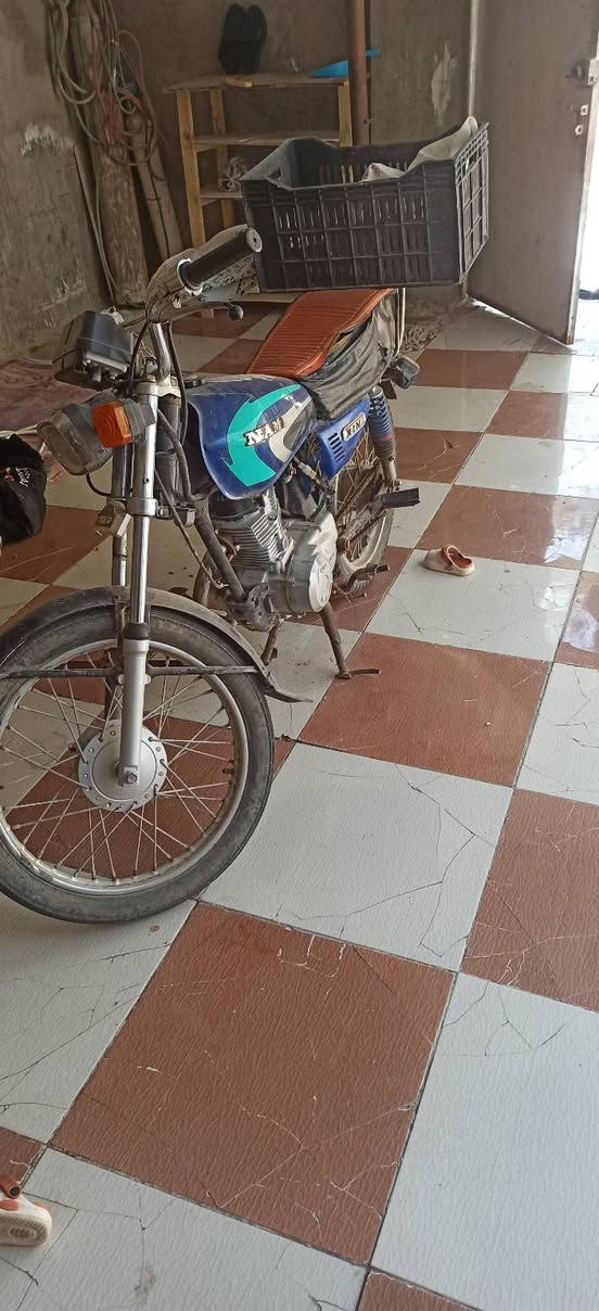 دراجه نامه موديل 2018 نضيفه مكينه مبدل بوشه بيها تواير جدد سعرها 300 الف مكاني بالفضلية  اوراقها ضايعه .بيها اوراق بارت
***********
