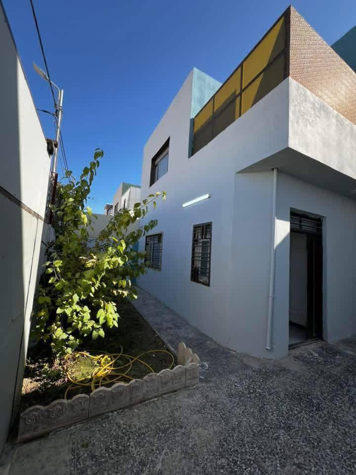 دار للبيع ابو تراب ملحق اولى 200م  vip طابقين شارع 30
غرف 4 ، صالة  ، استقبال  ، مطبخ  ، كراج ، وحديقة
سند حر لمعرفة السعر اكتب تم 
للأستفسار الاتصال على الرقم 
***********@الجميع
