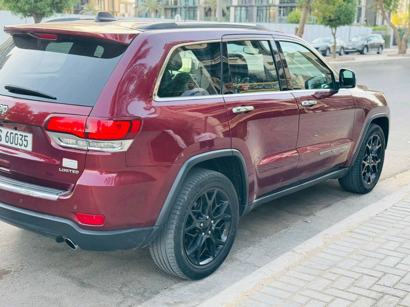 جيب كراند شيروكي
موديل 2020 ليمتد )
بانوراما
3 انظمة قيادة ايكو - نورمال -
سبورت %
تشغيل عن بعد + توقف واطفاء
ذاتي ا
شاشة كبيرة + كاميرا خلفيه 360
حساسات خلفيه + نقط عمياء
اشاير ب المري
صندوق كهرباء + دمام خلفي
كشنات 4 تدفئه تبريد + ستيرن
تدفئه تبريد. 
ماشيه 86
مبدل مكينة نظيفه مكينتهه 6 سلندر 3.6