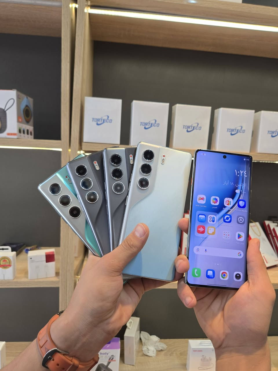 💙TECNO CAMON 40 PRO 5G
مع كارتون وكامل ملحقات 😗
سعر 309الاف فقط ✨️🔥🔐
جهاز شاشه قوس ضد الكسر وضد الماء يدعم الذكاء الاصطناعي اخر اصدار 💪🤩 رام 12GB +12GB 🔥
ذاكره 256GB متوفر اخر 4 قطع ✂️ 
بطاريه 5000
شحن سريع 44 واط ☺️
شاشه سوبر اموليد 
بصمه بلشاشه 
معالج جدا قوي 💪 
ببجي 90 فريم بقية الألعاب 120 فريم
كامرات 108 MP جدا جميله عدسه واسعه ☺️
جهاز كامل متكامل جدا رهيب😙
الوان شاشه جدا جميله 
شاشه 144HZ سريعه جدا
بصوت ستريو دبل سماعه 
نضافه 100%100😃
مامفكوك علا وضعيت الوكاله 🫠
يدعم جميع خدمات الجهاز 😊
واتساب ***********
اربيل هفالان قرب جامع سيد طيب
#اربيل_هفالان #هفالان_اربيل #يلا_موبايل 🥷📞💙
