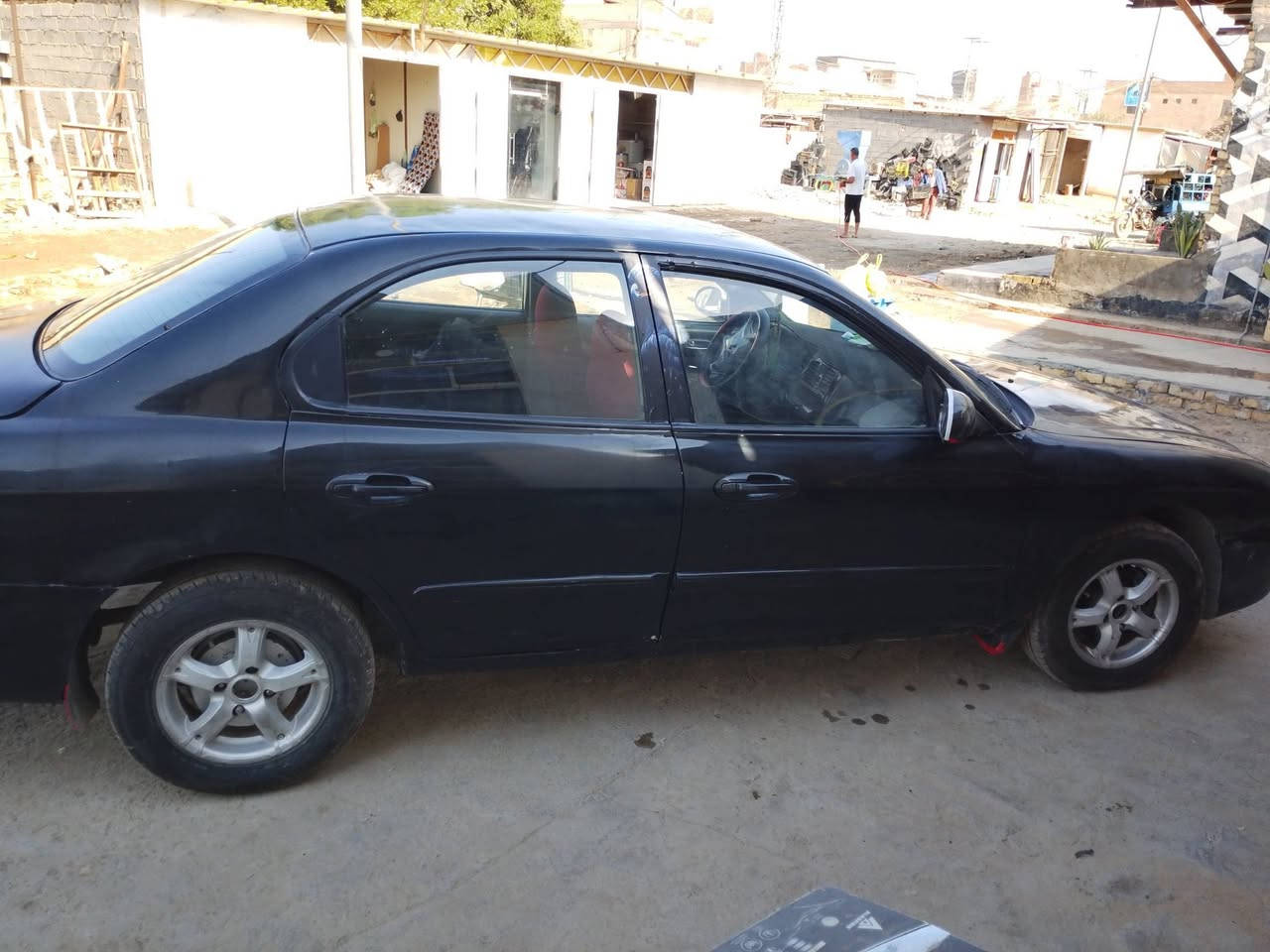 سوناتا موديل 2000 محرك بلادي كير عادي السعر 30 بيه مجال الرقم ***********
