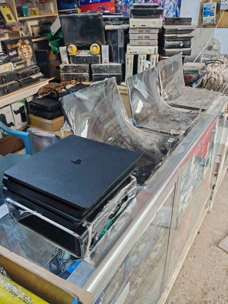 السلام عليكم يعلن مكتب المارشال في المحاويل  عن توفر جميع اجهزه البلي ستيشن والحاسبات وبيع بل قسط المريح والنقد  وشراء جميع انواع الاجهزه وأيضا أقراص البلي فور بيع وشراء ومراوس موجود حسب الطلب العنوان محاويل خلف المدرسه الفاطميه .أيضا يتوفر توصيل جميع المحافضات .الأتصال 
***********.أتصال فقط
***********.وات ساب الرقم الثاني
