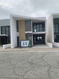 🏠 تفاصيل العقار المعروض • الموقع: الكاردنز (موقع استراتيجي وقريب من ال...