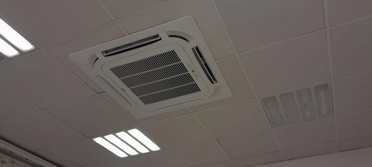 السلام عليكم
ورشه متنقلة في جميع مناطق بغداد نصب وصيانه وتًنظيف السبالت وشحن غاز وصيانه مجمدات ثلاجات عادي او بخاخ   وادامة للسبالت  فقط اتصل واحنا نجيك للباب بيتك***********
