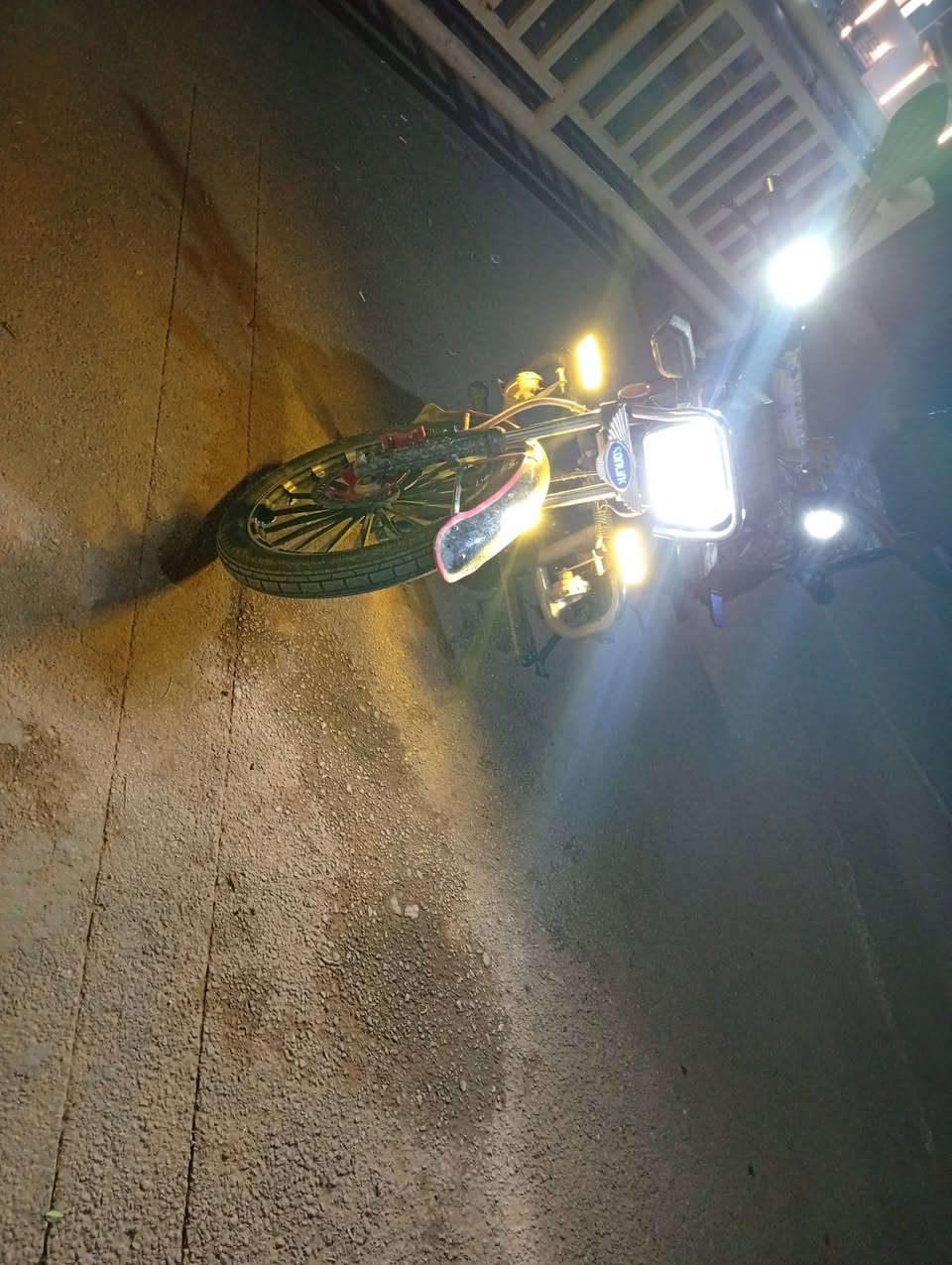 السلام عليكم دراجه سولنك للبيع فقط موديل 25 محرك اسود. جواكيك. ماطور بعده جديد. خابر ع رقمي الخاص مقلق ***********
