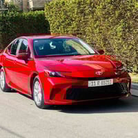 تويوتا كامري Le موديل 2025 هايبرد ماشيه 2000 بعده بحاله الزيرو  رقم بغ...