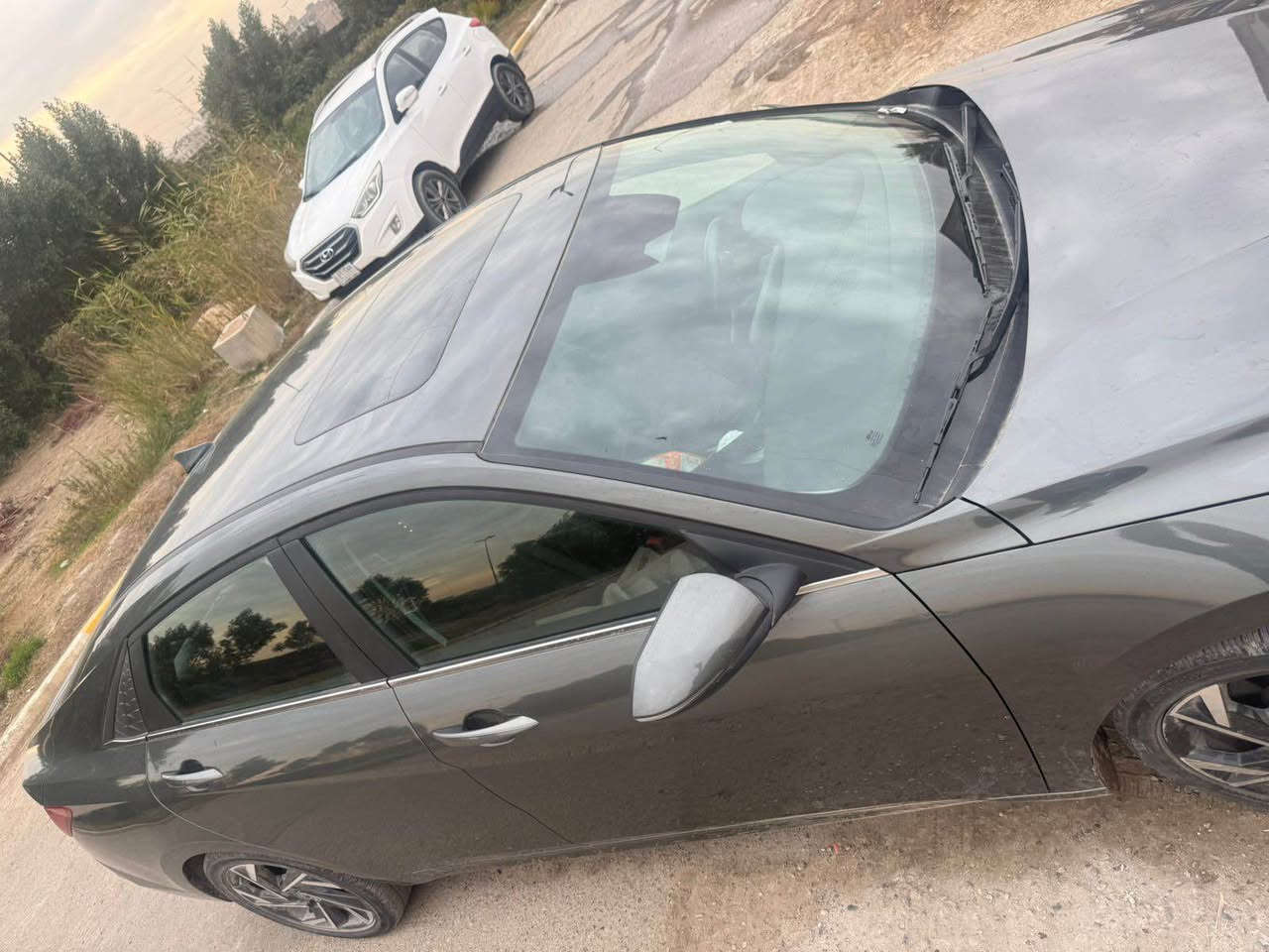 النترا هايبرد لمتد اعلى فئه بهذا الموديل 2024 وارد امريكي حادث بسيط وبدون ايرباك ايضا لون سلفر ميتاليك الجديد 🔘

المواصفات لمتد اعلى شي موجود بالهايبرد :-

🔘فتحة سقف سلايد طكتين 

🔘سستم صوت من شركة Bose 🔊الالمانيه + دمام مع امبليفاير

🔘داخل لونين اسود كشنات ومطعم دشبول رصاصي

🔘لد امامي + لد خلفي 

🔘دشبول متصل + لد ليزري مخفي مع اناره مخفيه اكثر من 64 لون 🌈

🔘لايت زنون 3 عدسات بلادي مع حاجب لد نهاري 

🔘بصمه تشغيل وايقاف السياره عن بعد 

🔘حساس امامي + حساس خلفي 

🔘كامرا دواره + حساس 360 درجة

🔘اوتو هولد 

🔘مود درايف 

🔘اربع مودات قيادة

🔘سايد بريك كهرباء 

🔘كشنات جلد اسود 

🔘كشنات حار + بارد 

🔘رادار امامي + رادار جانبي + رادار خلفي

🔘صندوك ذكي عند الاقتراب 

🔘يدات بوب لمس للبصمه فتح ذكي عند الاقتراب

🔘نظام ترحيب للسائق مع انارة 

🔘تبريد منفصل مع مناخ منفصل للسائق والراكب
 🔘  للتواصل *********** 
🔘 مكان السيارة بغداد البلديات بغداد, العراق
