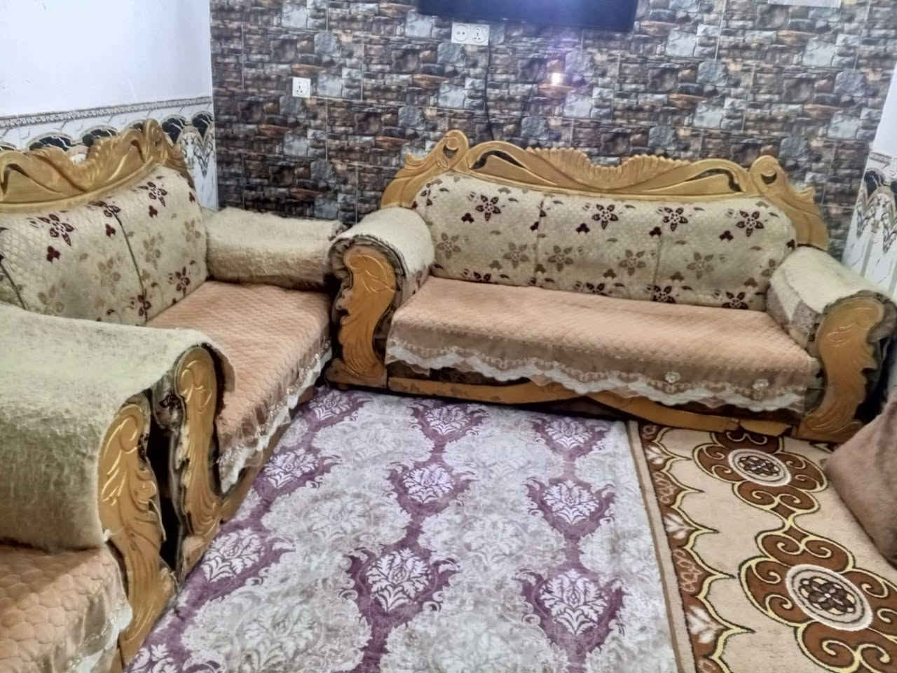 اعاده النشر بسبب الوعود الكاذبة السلام عليكم تخم 9 مقاعد نضيف سعره 100 الف وبي مجال مع طبلات 6 سعرهن 30 الف مكاني بغداد الحسينيه قرب جامع الامام الصادق ***********
