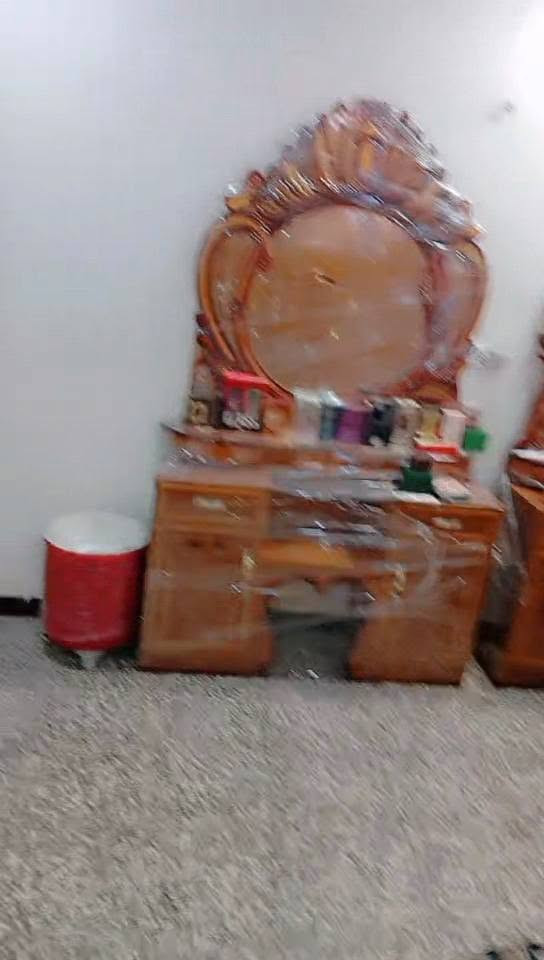 السلام عليكم غرفه نوم عراقي للبيع اخو الجديد الشراي يجي خاص او الاتصال على الرقم (*********** )المو شراي لايتعبني ولا اتعبك الرقم بي وتساب فقط بغداد حي البتول
