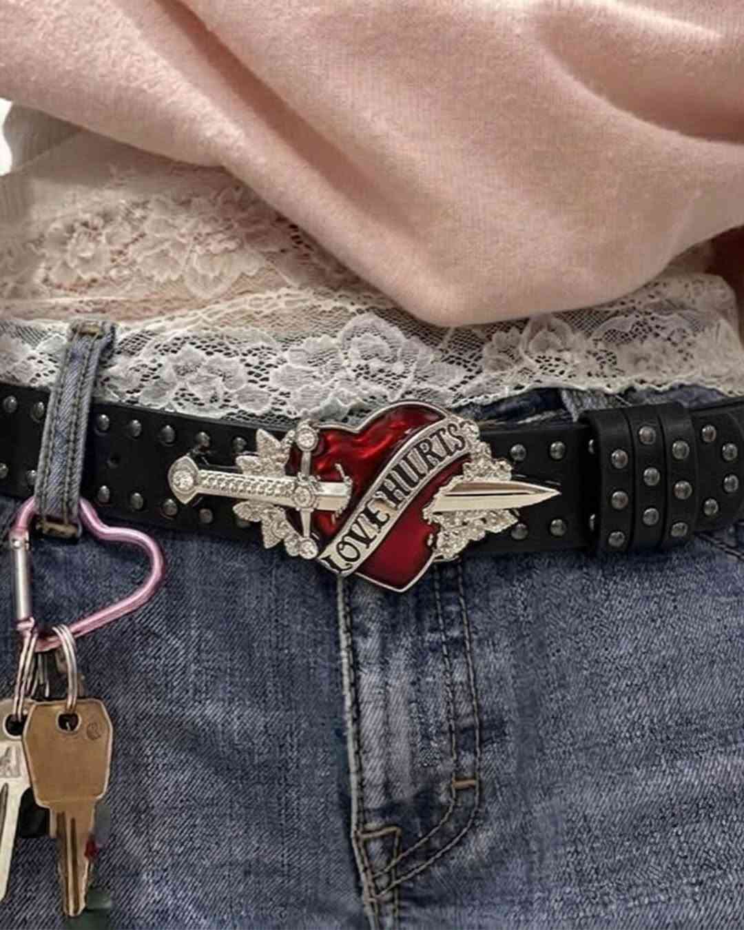 .

حزام لوڤ 
Love Belt ❤️

كوالتي جيد💯
رجـالي نسـائي 🙎🏼‍♀️ 👨🏼
نادر ✨

السعر:7,750 ألف 🔥
____
__

متـاجرنا 👇
@stray_store1
@stray_accessorie
@stray_vintages
@stray_suits
@mars_librar.y 
@stray_stationary11 
 __.

__

توصيـل  الناصريه مركز الفين ديـنار ❇️

اقضيه ونواحي 3 الاف

المحافظات 5 الاف دينارر

💢عن طلب لايقل عن ال 12 الف دينار 
_
⛔ اذا كان اكو غلـط بالطلبيه او غير مشابـه للصوره يمكن استبداله

التوصيل في يـوم واحد فقط⚡🔥
_
#انمي #هاري_بوتر #ترند #كوول #مودل هودي ملابس ستراي_ستور


**إذا كنت صاحب هذا الإعلان وتريد حذفه لأي سبب، رجاءا أرسل رسالة إلى الدعم الفني**
