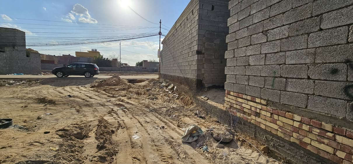 بيع مستعجل.....بيع مستعجل وبسعر مناسب 
18 مليون قفل 🔐🔐🔐

قطعة 100 م الواجهة 7 متر والباقي نزال بمجمع بوابة الجنوب 2 قرب مرقد سيد اسماعيل ع 
🎬 يوجد فيديوا بالتعلقيات يوضح كلشي 

أي إستفسار يرجى الاتصال أو المراسلة على الأرقام التالية: 
☎️ ***********
☎️*********** محمد أبو ملاك الحسناوي
