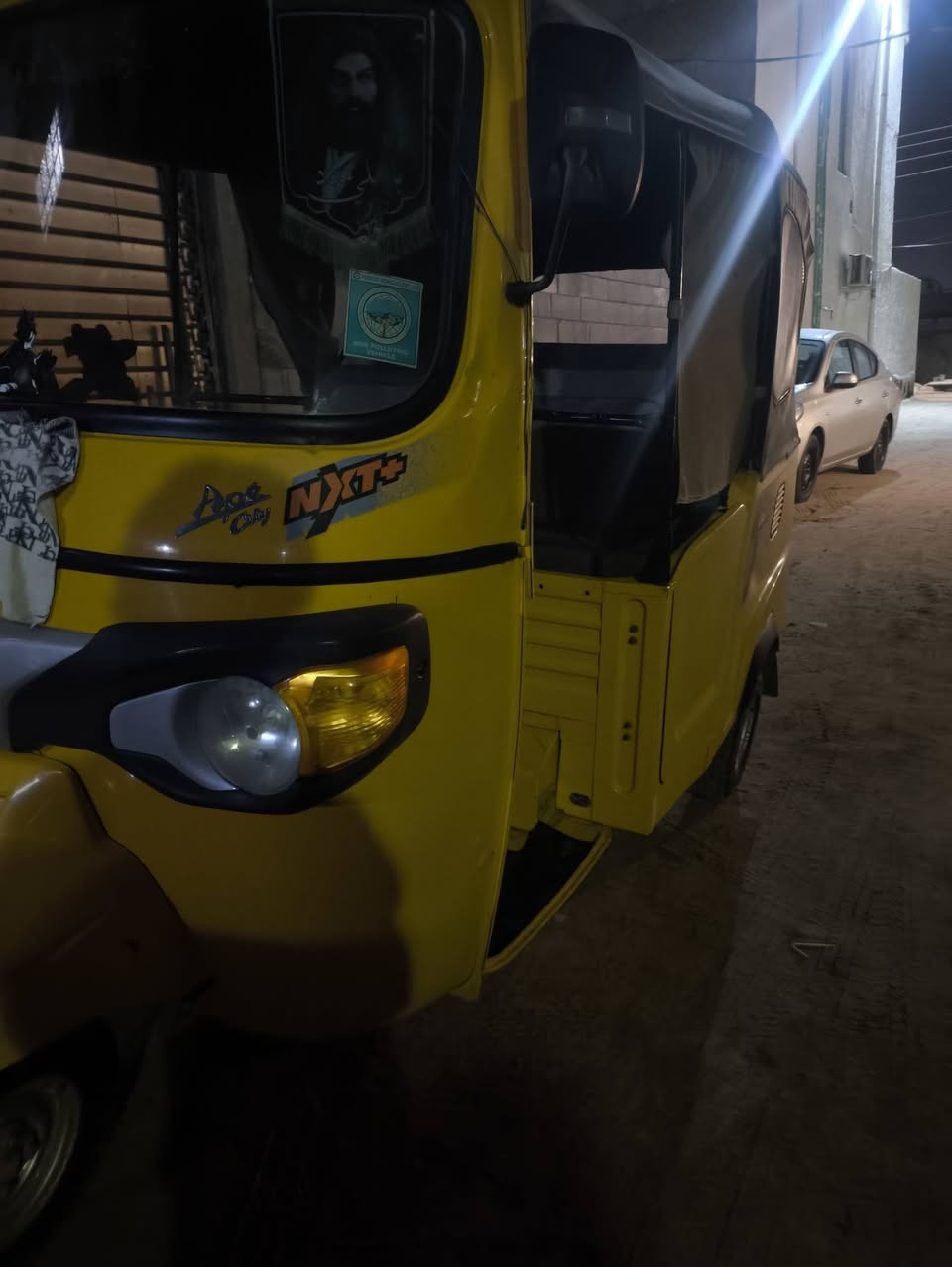 تكتك بياجو مديل 2023  طالعه بال 2025
كفاله عامه كير ومحرك الاصلي لامجفت ولامفتوح البدي كفالة من كلشي لاخياس ولا شي  زلوق بسيطه مال شارع بأسم الوكيل تحويل ثاني يوم الوكيل موجود
التكتك نضيفه كلش تاخذها كبل للشارع ماناقصها الف دينار كدامك
السعر 5750 وبيها مجال للشراي التواصل واتساب 
***********
***********
