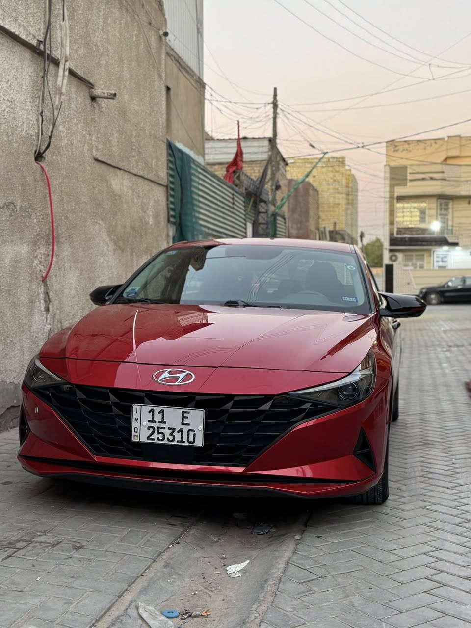 النترا موديل 2022
. المواصفات ………..
1ما عده فتحه سقف 
2 بصمه تشغيل 
3 بصمه أبواب 
4 تشغيل عن بعد 
5 رادار امامي وخلفي 
6 لد خلفي 
7 لايت زنون 
8كشنات تدفئه 
9تبريد منفصل 
10ويل كل بلادي 
11تحديد مسار 
12مثبت سرعه 
13وقوف ذاتي 
14مانع اصطدام 
15شاشه ثلاث انضمه (سمارت -ذكي -سبورت) 
16شاشه دجتال متصله 
ماشيه 62كيلو متر 
السياره ليبل واحد بس قبق جنطه مبدل فقط بجم كبس ولا يرباك طاك سياره نضيفه بس بيه حالوبات خفيفات بل قماره وحادث ما واصل لحوض بس براكيت السعر 160وبيه مجال بغداد المكان الامين الثانيه 
صور الحادث مرفقه بل منشور رقم ***********
