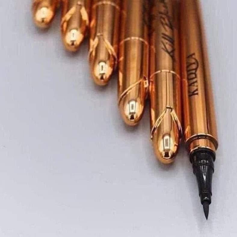 لاينر الذهبي الأصلي الشهير ❤️🥰
قلم ايلاينر ذهبي 
سواد فاحم😍
ثبات لمدة طويلة 😍
سهولة الاستخدام والتحكم 😍افضل من السائل..
ضد الماء ❤
السعر الفين دينار
@إشارة 
#غرام_بسماية_بيوتي #بسماية_مول #بسماية_  #يارزاق #بسمايه #كوزمتك #مشاهير #مكياج #ياالله #ايلاينر


**إذا كنت صاحب هذا الإعلان وتريد حذفه لأي سبب، رجاءا أرسل رسالة إلى الدعم الفني**