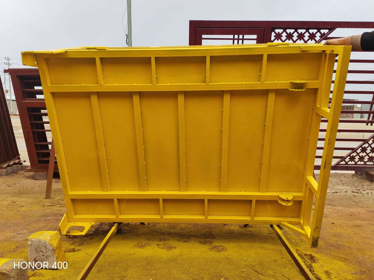 عمل بدي ستوته جميع الانواع اخو البلادي مثل ما موضح بالصور بالاضافة الى اللون المطلوب بسعر مناسب المكان
 البصرة الهوير قرب بانزين خانه حجي جبار الأهلية ***********
