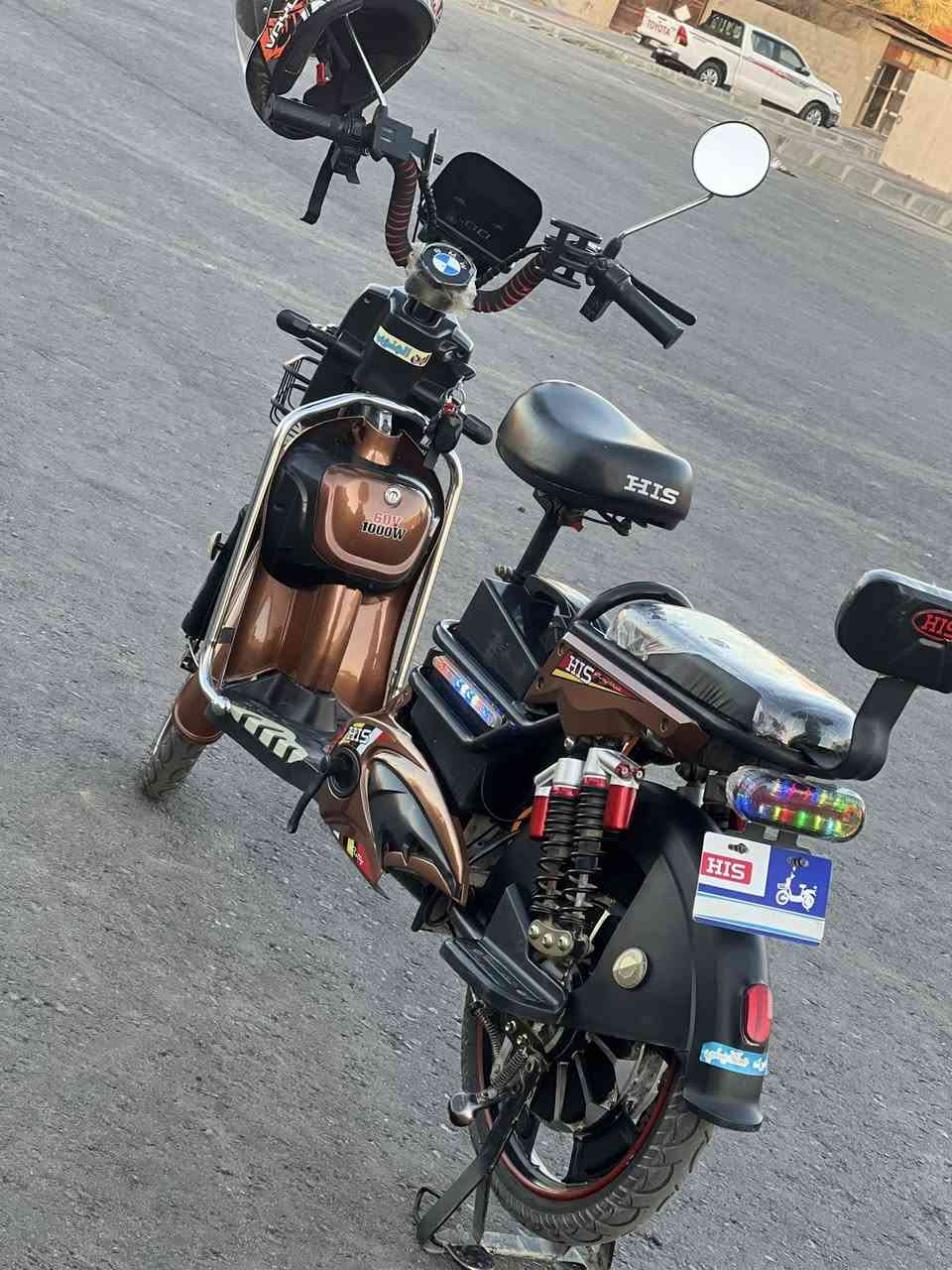 السلام عليكم 
ماطور شحن حجم20 الجيل السابع الVIP
بطاريات جدد كوريا MR اقوى بطاريات حاليا بطاريات عدد5 60V فولت ملف 1500W واط تمشيك 40 كيلو بلشحنه الوحده
وبي مواصفات خير من الله 
يشتغل عن طريق البصمه ولسويج 
جهاز انذار مال سرقه 
اشاير رباعي يمنه ويسره 
اربع تبديلات سرعه 99 وهورن عالي ولايت زنون ابيض ثلجي عالي ناصي 
بي بلوتوث صوت قوي وشاشه ديجيتال اي عطل يصير يضهر بلشاشه وستاند موبايل مع منفذ يو اس بي وبي6دبلات اربعه خلفيه وثنين اماميه وشاحنه بطاريات 
تفصل من وحدها اذا فول شحن وحامل اكواب ومرايات جانبيه ودرع يحمي الماطور من السقوط مع جكمجه 
ماطور جديد بعده شركه شخط مابي
مثل ما موضح بلصور ماطور خير من الله 
مكاني تكريت القادسيه شارع ابو عكرب 
السعر 475 وبي مجال بسيط للشراي 
للستفسار ***********
