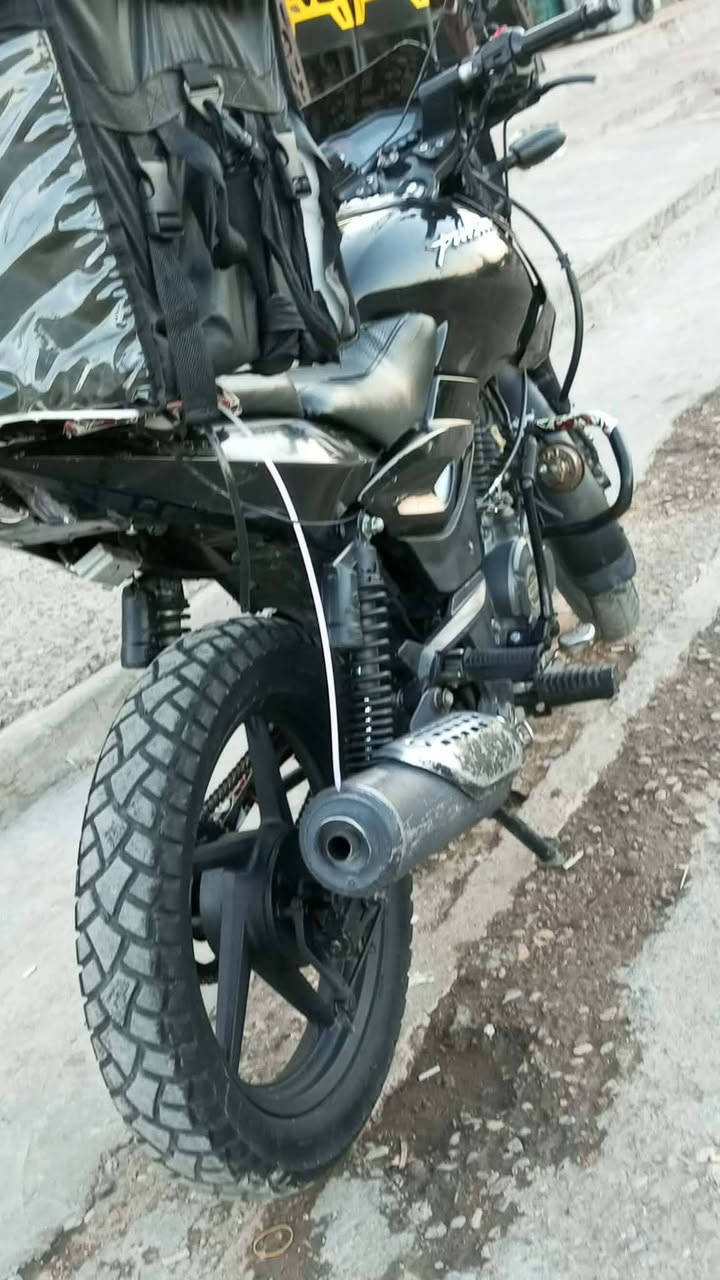 السلام عليكم بولسرنيون  موديل ٢٢ محرك 200 مكينه ممفتوحه فقط أوراقها ضايعها اكفلها سرقه وعشائر  واسوي مكاتبه بيها نواقص بصيطه سعر ٦٠٠وبيها مجال مكاني بغداد البياع رقمي ***********
