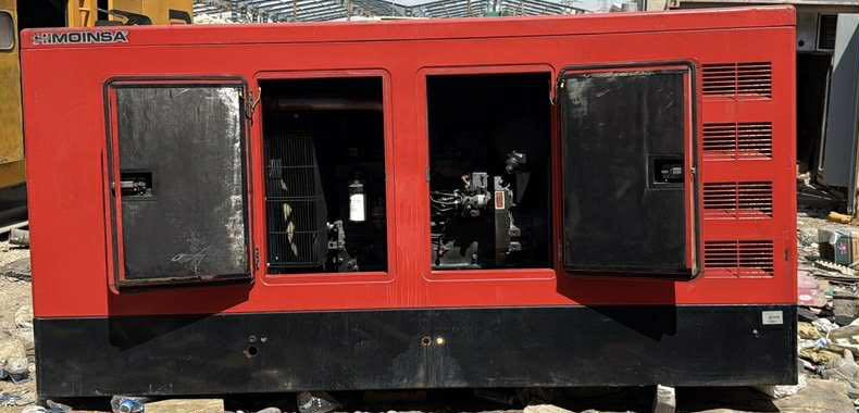 فيات أفيكو ١٦٠ - ١٥٠ كيفي إيطالي أصلي كابينة فول كاتم الصوت ما مفتوح ، ما ملعوب بهـا ، مشتغل كلش قليلة.
سعرهـا: ٧٥٠٠$ (٧٥ ورقة) بيهـا مجال بسيط. 
مكانهـا:أربيل ، صناعة شمالية.
(وعدنا توصيل لجميع محافظات العراقية).
رقم تلفون(واتس اب): ***********
