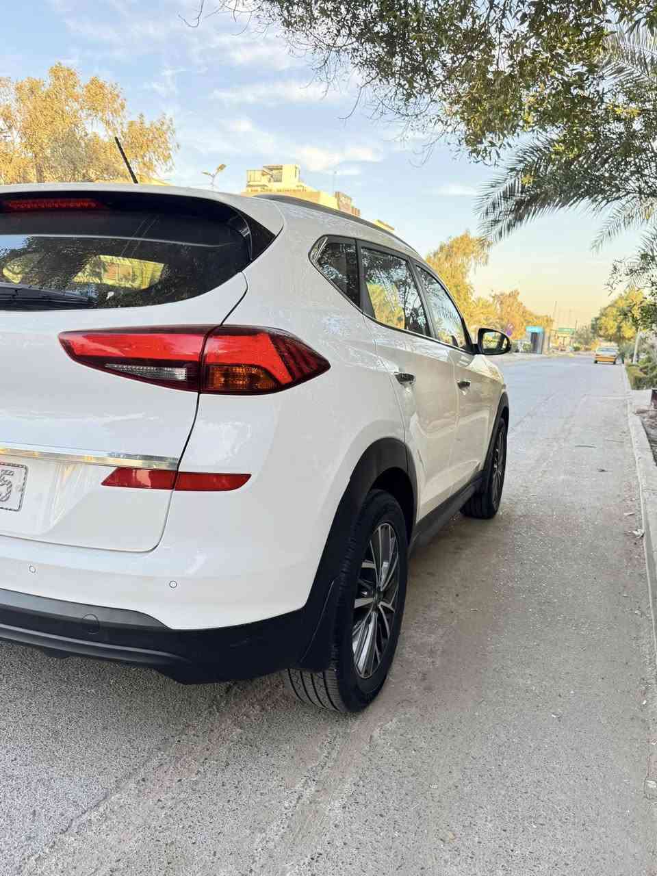 السلام عليكم لبيع توسان خليجي فول عدا البنراما كشنين كهرباء جلد بصمه خمس عدسات مكفوله بدون صبغ مديل 2020 بسمي العنوان بغداد زيونه السعر 185 الهاتف ***********
