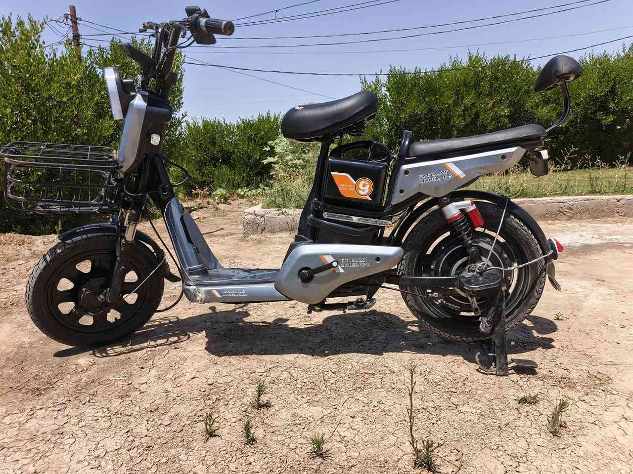 للبيع حجم 16 سعر المطلوب 300 وبيه مجال رقم ‏‪***********‬‏
