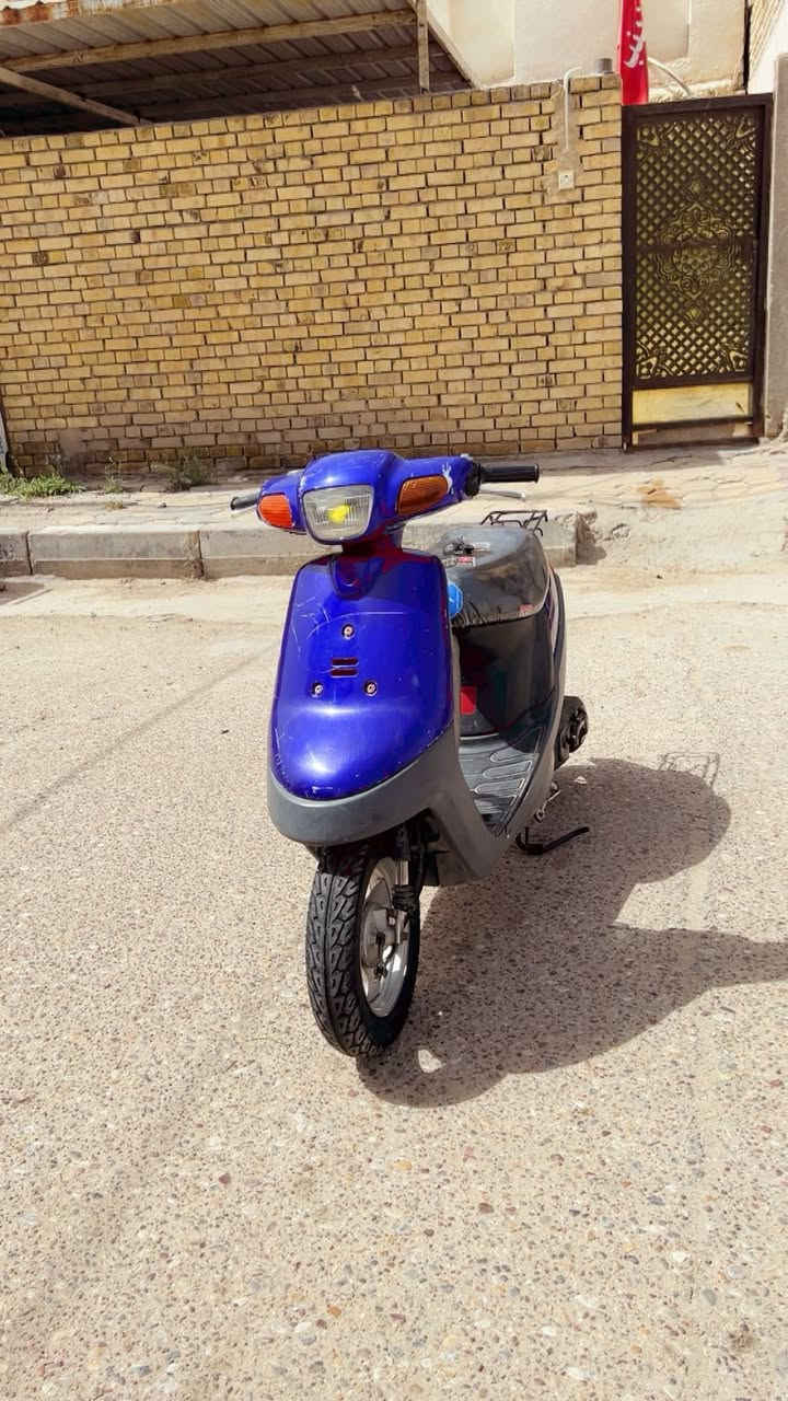 السلام عليكم دراجه بطه (بتره) دراجه نضيفه كلش  مكينه خرسه دراجه شغاله من الايت الى البك لايت هورن سلف لايت بك لايت اشاير كله شغاله مكينه مفتوحه بس بستم بوشه اصليه يوماها دراجه بصمه تشغيل عن بعد وياها بصمتين   السعر 450 ويبه مجال مكاني ناصريه حي الشهداء يم بانزين خانه مال المهندس الرقم***********
