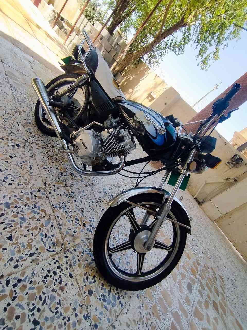 سلام عليكم
دراجه سيفان للبيع 
مكينه ما مفتوحه مكفوله من التنقيص و الاتبخير كهربائيات شغاله سلف و هندر 
تايرات جدد اوراق كاملة 
السعر 375وبيها مجال 
بعقوبة حي المعلمين 
***********
