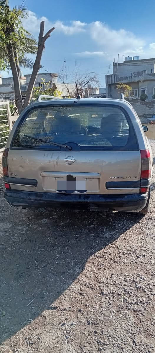 من رخصة الادمن 
اوبل اوميكا بزون 1996 المحرك بي صرف قليل الكير شرط والتايرات كلها جديد الطخم شرط قفل مركزي ريموت لايت زنون الداخل مدوشمة جديد رقم الماني مسطرة نينوى لي 2029 الشرعي موجود المكان الموصل السعر 30 بي مجال ***********
***********

