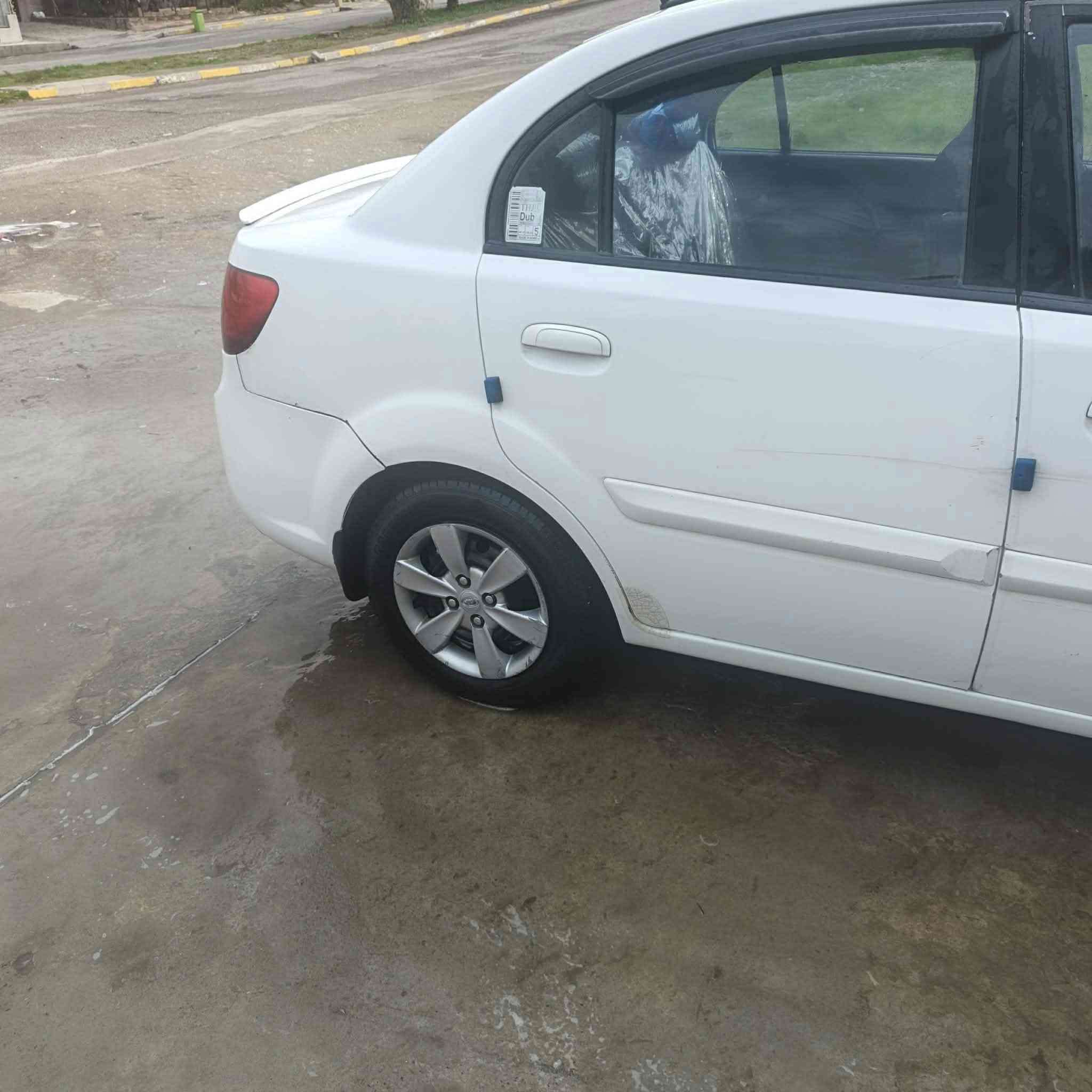 السلام عليكم ورحمة الله اقره المنشور قبل لا تخابر حبي أمريكي  كيه ريو محرك بدايه صرف محرك 16و بيها جاملغ اليمين كدام بها داخل قاعده مال دبل و كابون بانزين وبسمنه السيارة ثاني يوم التحويل 92$
***********اتصل
