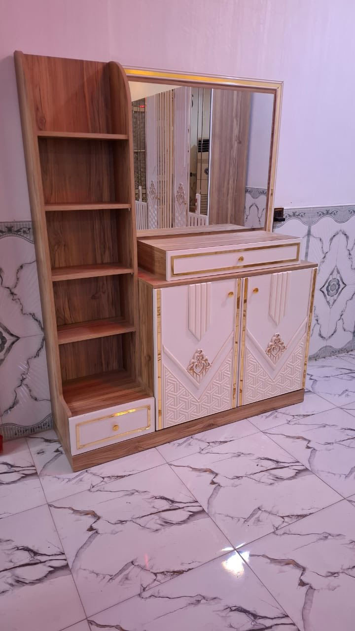 السلام عليكم
غرفة للبيع 

المكان شيخ سعد للتواصل 

***********
