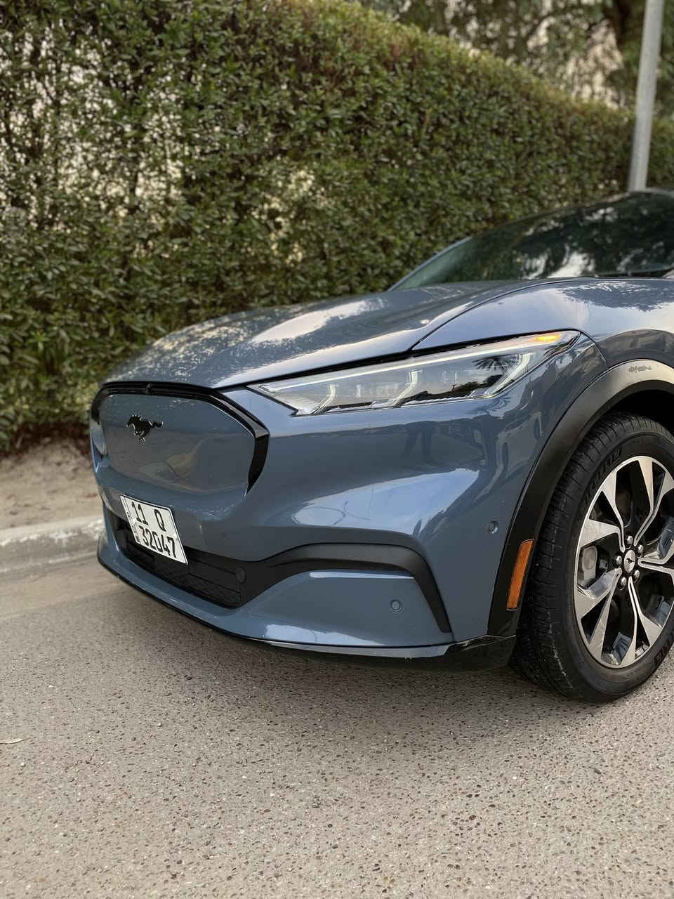 السلام عليكم 
موستك 2023 ماك اي كهرباء بل كامل
فئة بريموم ( فول مواصفات ) 1/1 
بطارية جبيره X حجم 91 كيلو واط 
دبل ماطور 350 حصان 🚀🚀🚀
سقف جام بل كامل 5 كامراة 
شاشة جبيره صندوق كهرباء 
داخل 7 الوان السياره بصمتين 
داخل جلد كشنات كهرباء 
رمز دوخل بل باب شاشة لغة عربية
نضام صوت B&O دمام خلفي 
حساس امامي خلفي 
السياره بجم بل كامل مغلف ( ppf) 
وباقي الموصفات المعروفة
حادث السياره فقط باب السياق 
ومصبوغ وربع الجاملغ فقط  
سعر : ( 215 ورقة ) بيع او مراوس 
مكان السياره اليرموك ***********
