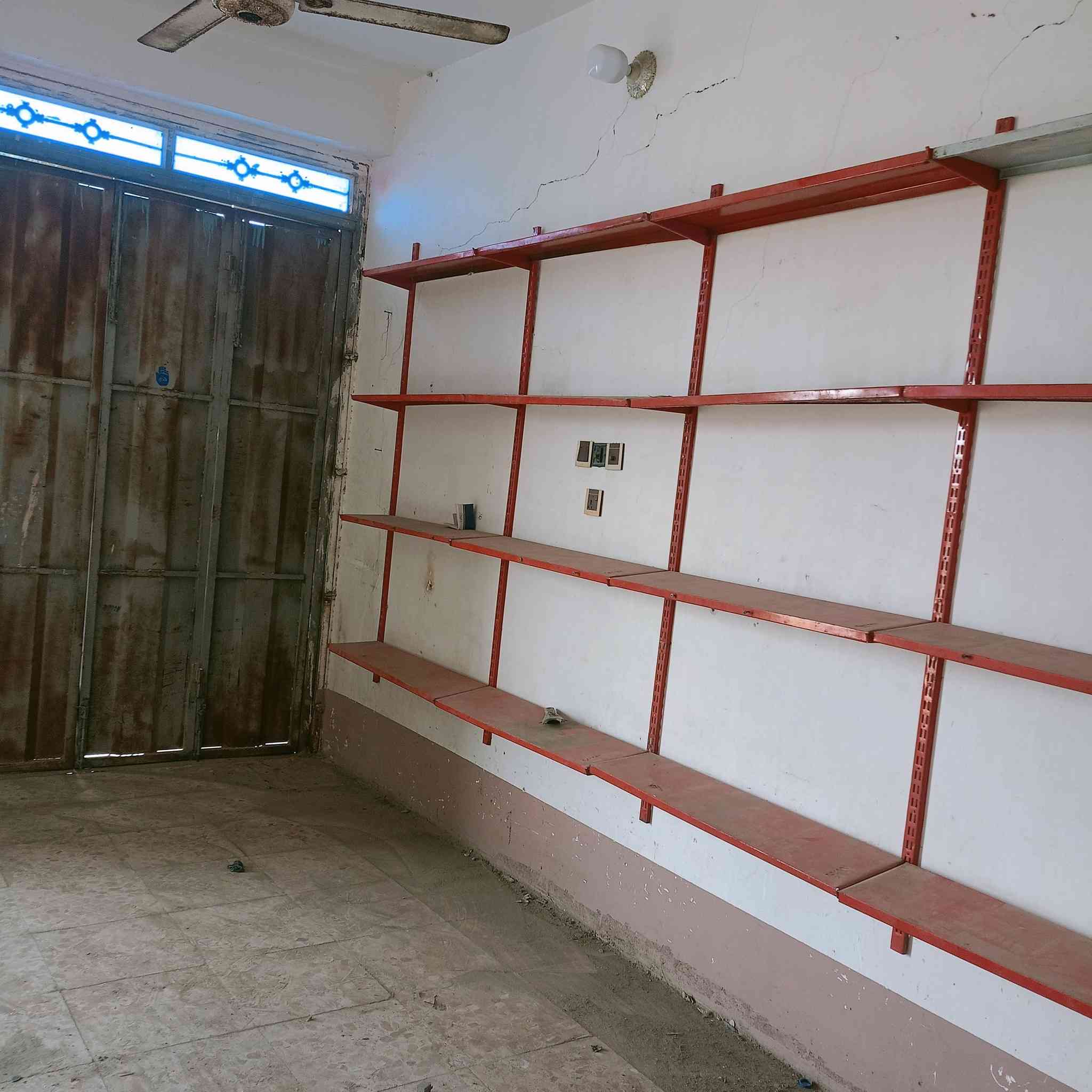 سلام عليكم  رفوف لبيع 50متر
العنوان ناصريه الاسكان الصناعي 
***********
