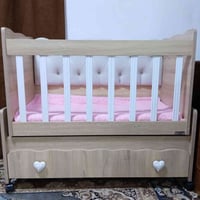 سرير • أثاث • غرفة نوم