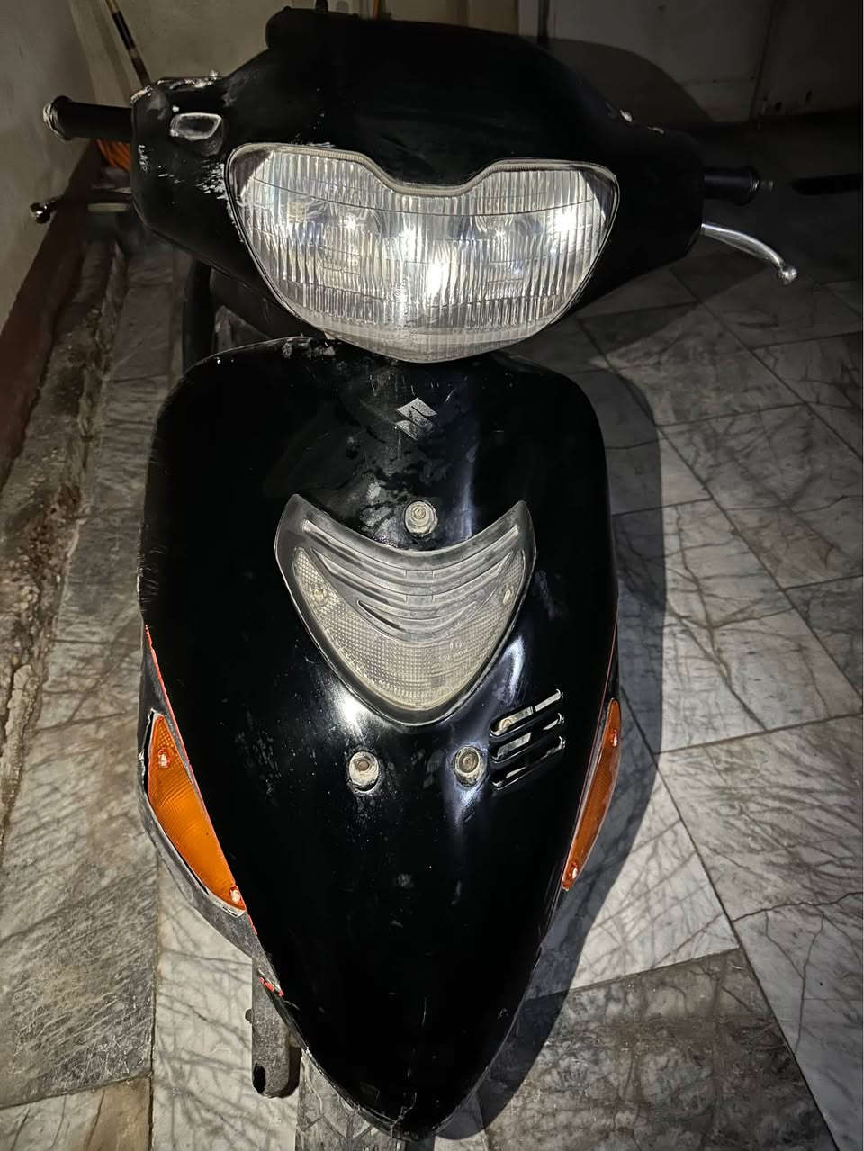 دراجة ساسوكي فكستار مكينة 150cc 
دراجة مفتوحة وشغالة نگرة سلف مابيها اي نقص حلوه ونظيفة ومرتبة مال جناي 
سعرها ٤٠٠ وبيها مجال للشراي 
كفراتها كلها بلادية ومختمة 
مكاني ناصرية مركز 
للتواصل *********** ناصرية, ذي قار
