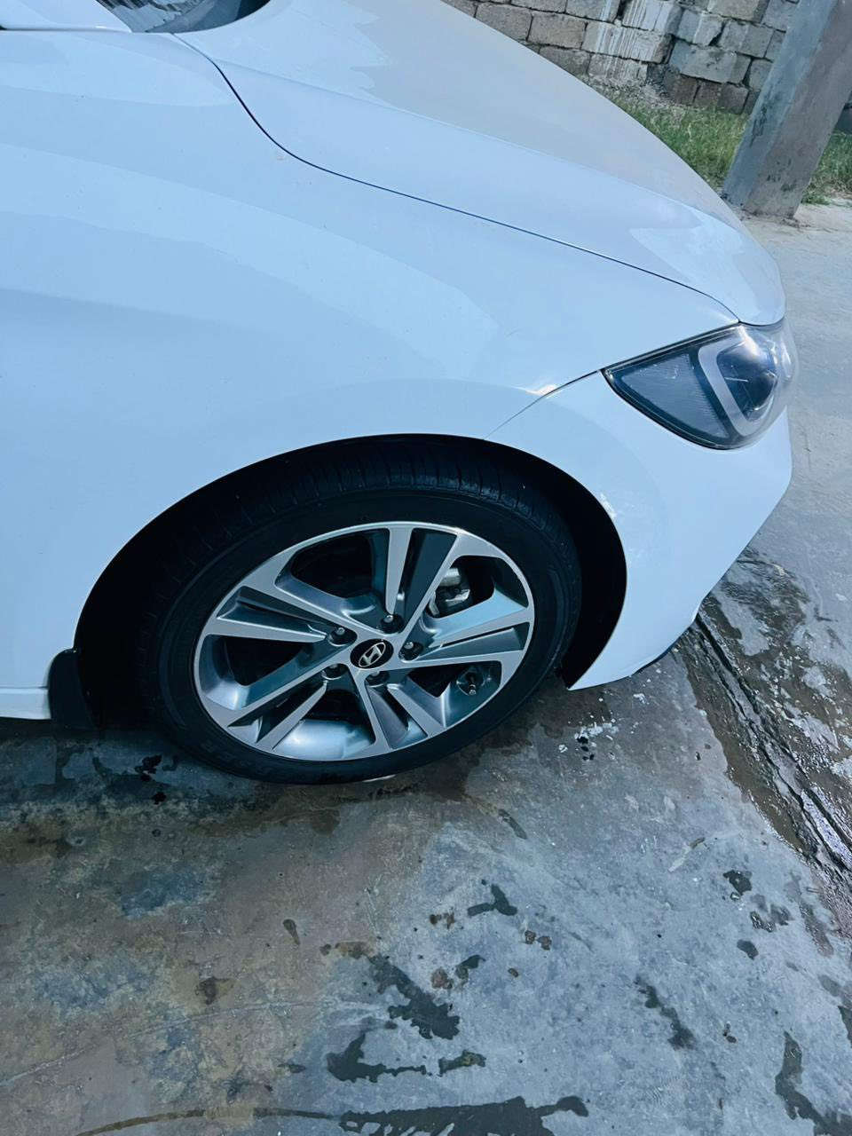 يااللة سلام عليكم 
النترا سوبر خليجي موديل 2019 ماشية 40 سيارة بوضع زيرو خالية من رصعة وشخط كفااااالة عااامة سيارة بعدها بغلاف شركة وفول مواصفات الأخير بصمة وجلد وفول ومكينة 2000 دوشة وشاشة بلاد شركة 
     الاستفسار علق تم ✔️ يجيك سعر خاص
أو تصل بل رقم
***********
*********** 
العنوان :بغداد الدورة
