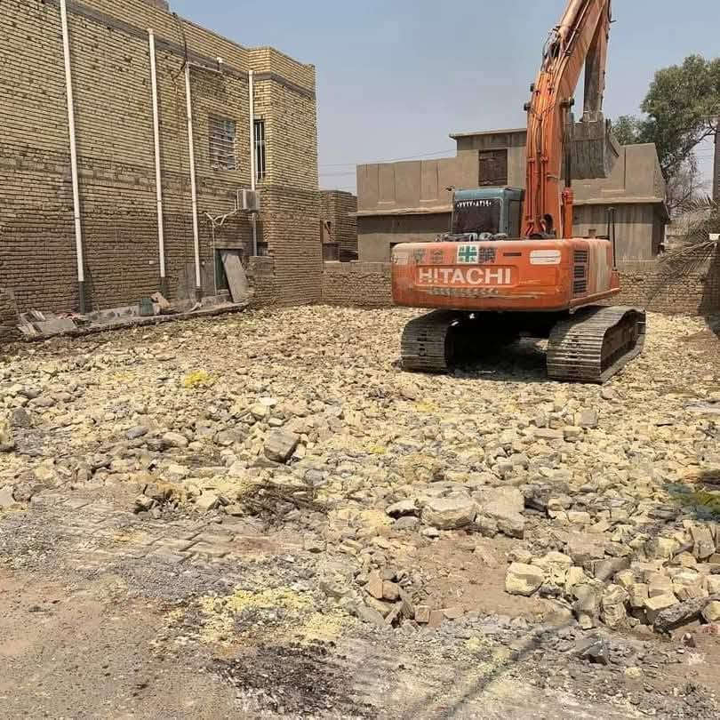 مستعدون لهدم وتفليش البيوت القديمة والمحلات وقطع البيوت  ورفع الانقاض وتعديل الارضية بموادها يعني ما اخذ فلوس بس المواد واسويلهيا كاع في كافة مناطق ديالى للتواصل الاتصال على الرقم ‏‪***********.                    ويتساب /***********
