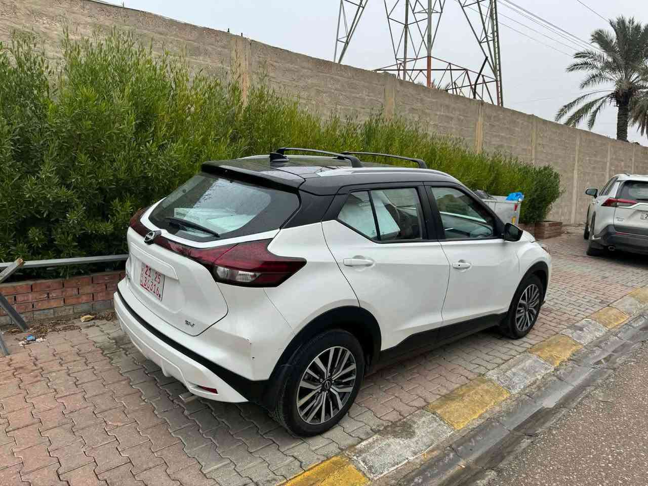 نيسان كيكس 
موديل ٢٠٢٤ 
مواصفات sv
٢٠ هةزار روشتوة 
دوبارجةي بوياغة بونيت و جاملغ 
سيارةكة كاتية 
شويني سيارة كركوك 
موبايل 
***********
*********** كركوك, العراق
