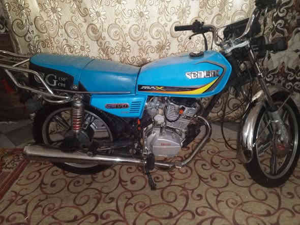 سلام عليكم
دراجه سيفان اوراق اصولي كامله
موديل 22
حلوه ونضيفه كلش مال جناي 
كفاله عماله بس تفيلس
السعر 550 بيه مجاال لشراي 
ل استفسار 
***********
