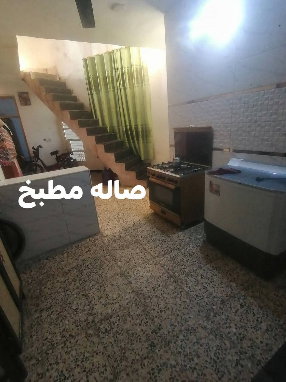 سلام عليكم بيت 100 متر حي المهندسين زراعي 25 مي كهرباء         قريب ابو علي انشائيه فرع المولد  سعر 45 قفل ***********
