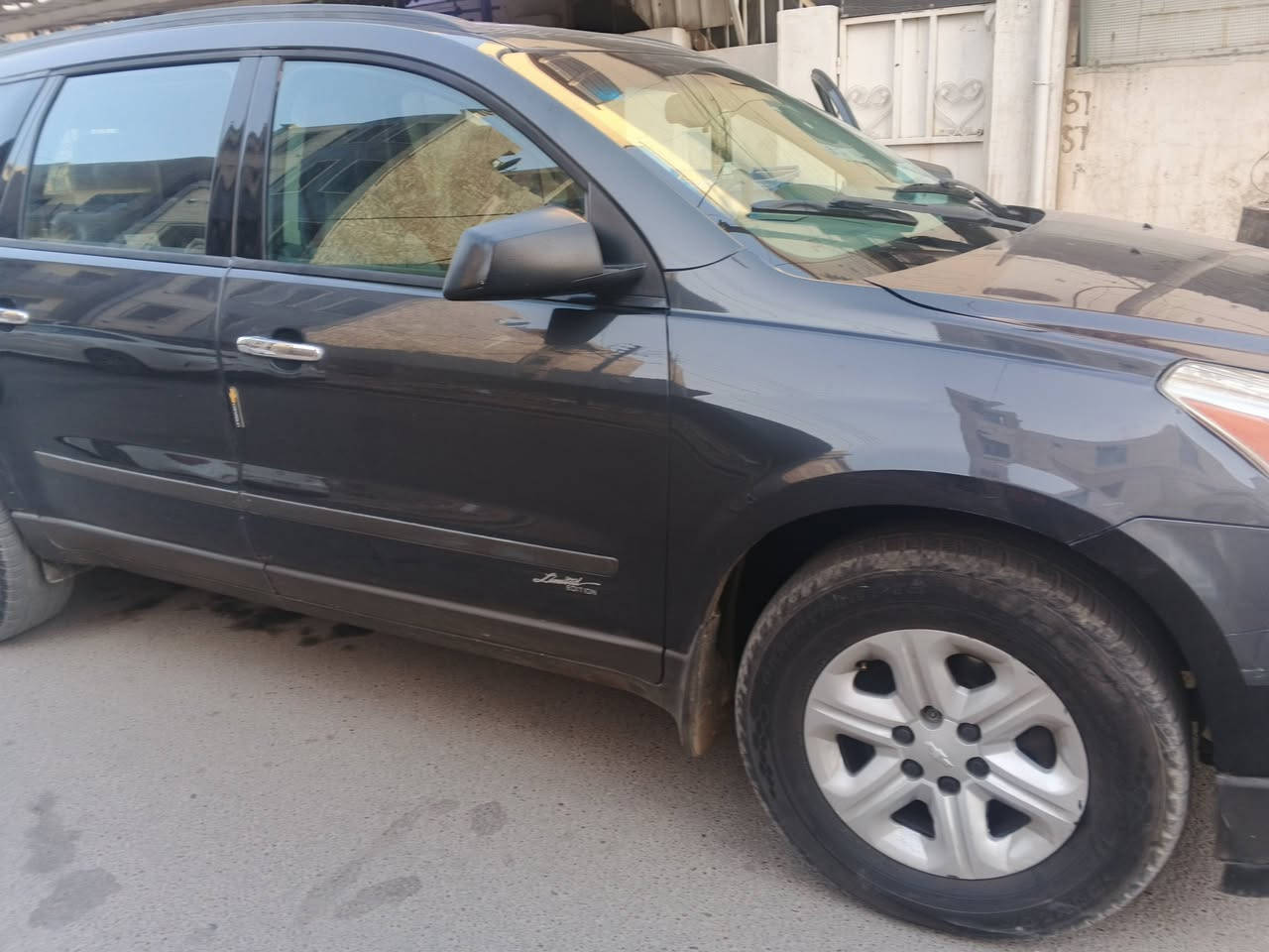 السلام عليكم شوفر ليت ترافلس للبيع موديل 2011 كفاله عامه لا ضربه ولا صبغ بيه بارد قليل مكينه كير صدر امامي خلفي جديد بأسمي تحويل ثانيه يوم السعر 100 المكان المنصور الداودي للاستفسار ***********
