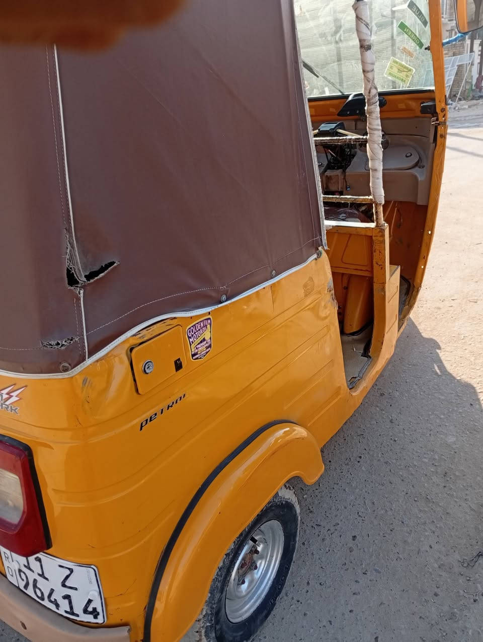 سلام عليكم تكتك للبيع 2019شهر 12 تكتك مابيه اي صبغ تكتك ارقام نكليزي تحويل ثاني يوم تكتك بسمي كاعيات بلاديه مكينه مكفول بيه مسجل مكاني زعفرانيه سعر 6250وبيه مجال وبل عافيه عل يأخذه
