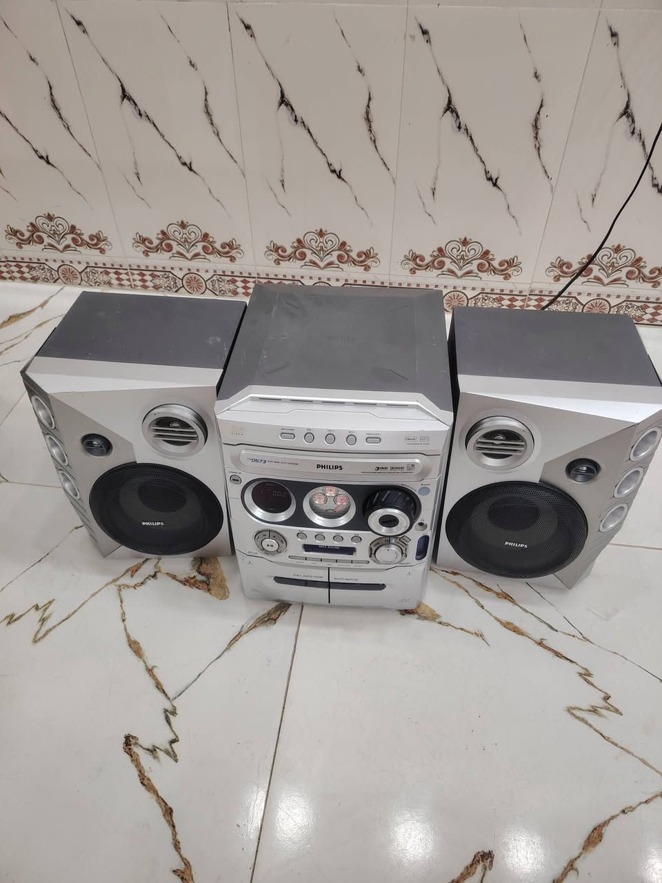 ديجي دمام ماركة فليبس ٣ أقراص سيدي ٢ كاسيت راديو اواكس صوت راقي جهاز كله شغال باله خليجي كويتي تريد تفضل
*********** واتساب
