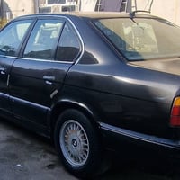للبيع BMW موديل 1990 سيارة بحالة جيدة وسعر مناسب. التفاصيل: التسجيل: ب...
