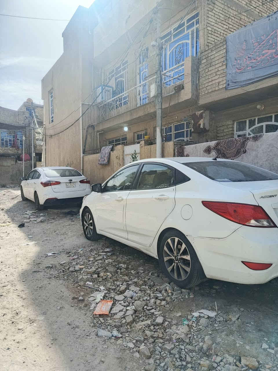 سلام عليكم اكسنت هونداي خليج 16 فول تبريد دافئه شغاله حدادي 70/100 مدوشمة سيارة مكاني بغداد الشعب بيه سونار بيه دوسه صبغ باقي بس بارد رصعه مكينة وكير اتوماتيك 1600 مكفولة السعر 90 وبيه مجال *********** رقمه سيارة بغداد ألماني
