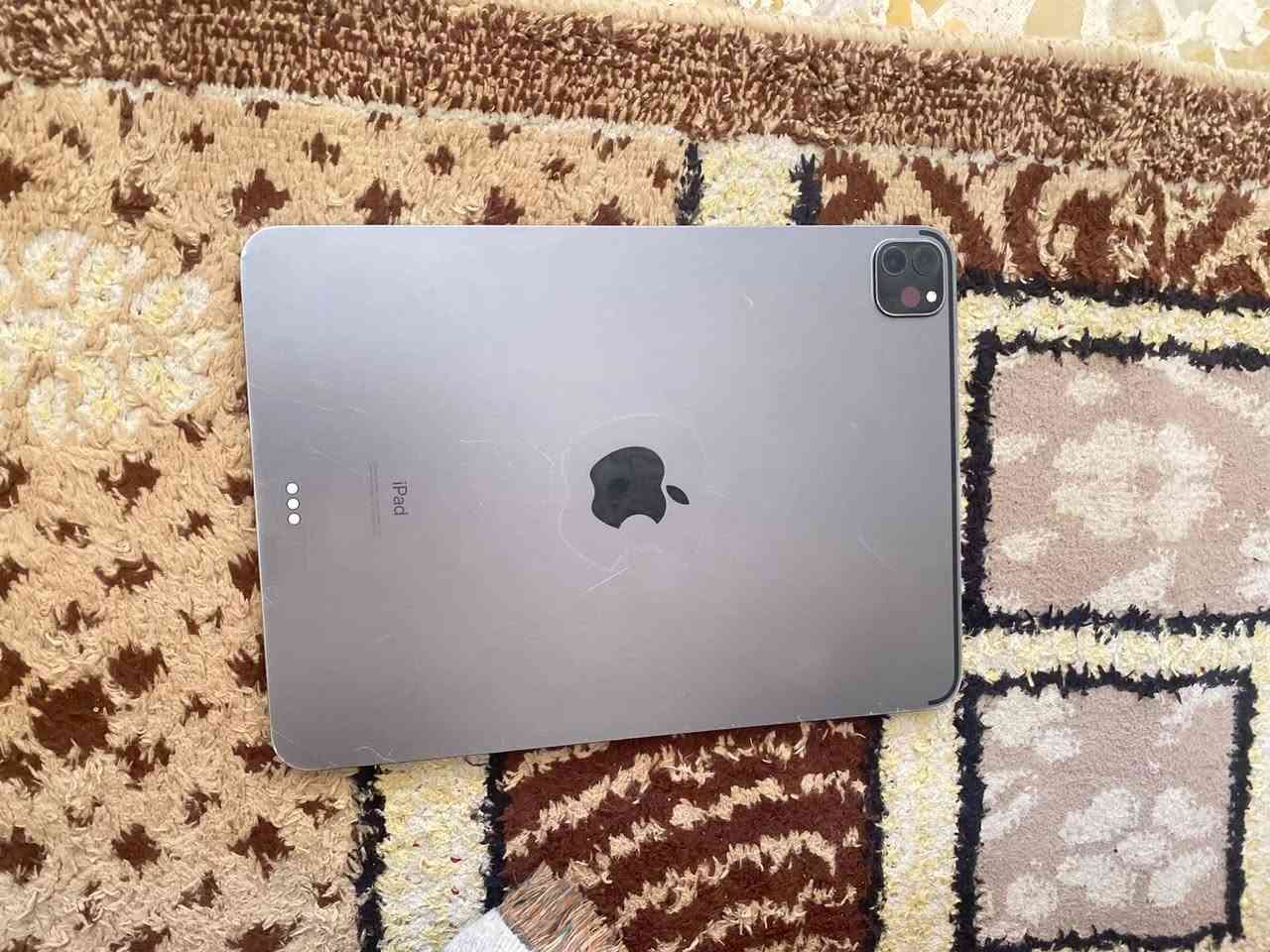 سلام عليكم شباب هذا لايباد للبيع ايباد 11 2M نضافه 90 ما مفتوح مكاني بغداد لمعامل سعر 800بي مجال رقمي ***********
