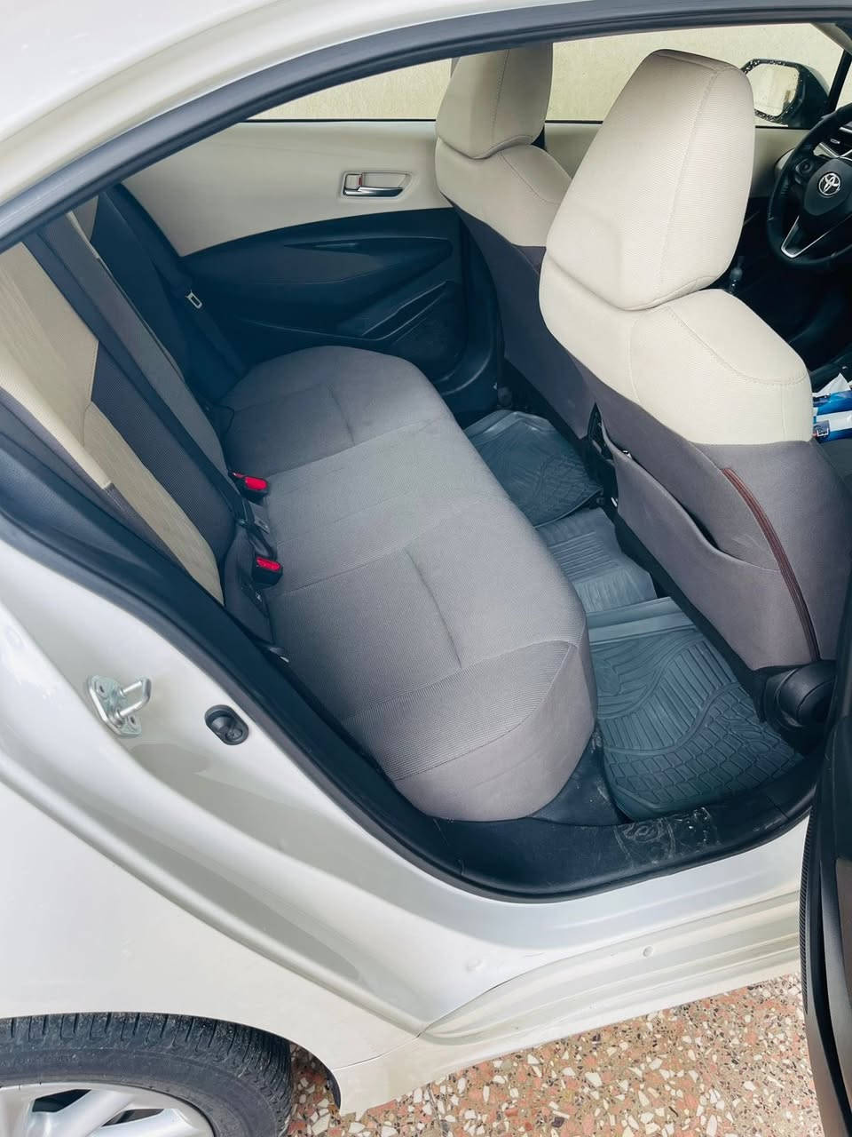 تيوتا كورلا 2022 ساز 
سياره مكفوله من الصبغ
بيها حالوب 
السياره فتحة سقف 
حساسات اماميه وخلفيه 
مري شفط 
ماشيه 80 الف
السعر 16 $ وبيه مجال
***********
