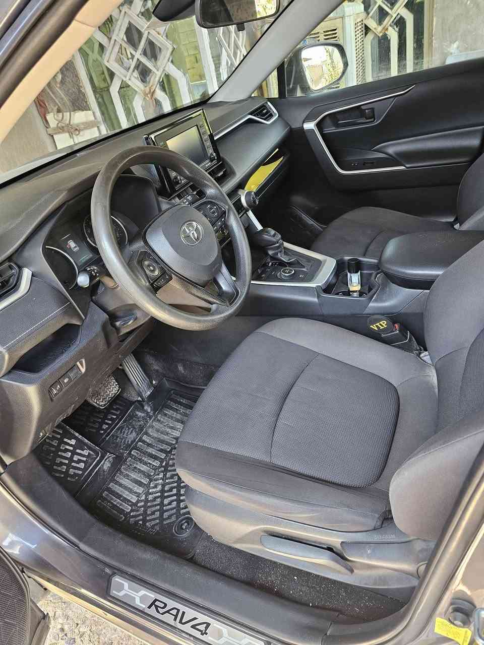 سلام عليكم ورحمة الله وبركاته
للبيع سياره راف فور موديل 2021
ماشيه ١٢٠ كم
حادثه صبغ ٣ قطع
مواصفات LE معروفه مواصفاتها
رقم بغداد تحويل ثاني يوم
سعر 210 وبيها مجال 
متواجد واتساب واتصال
***********
بغداد
