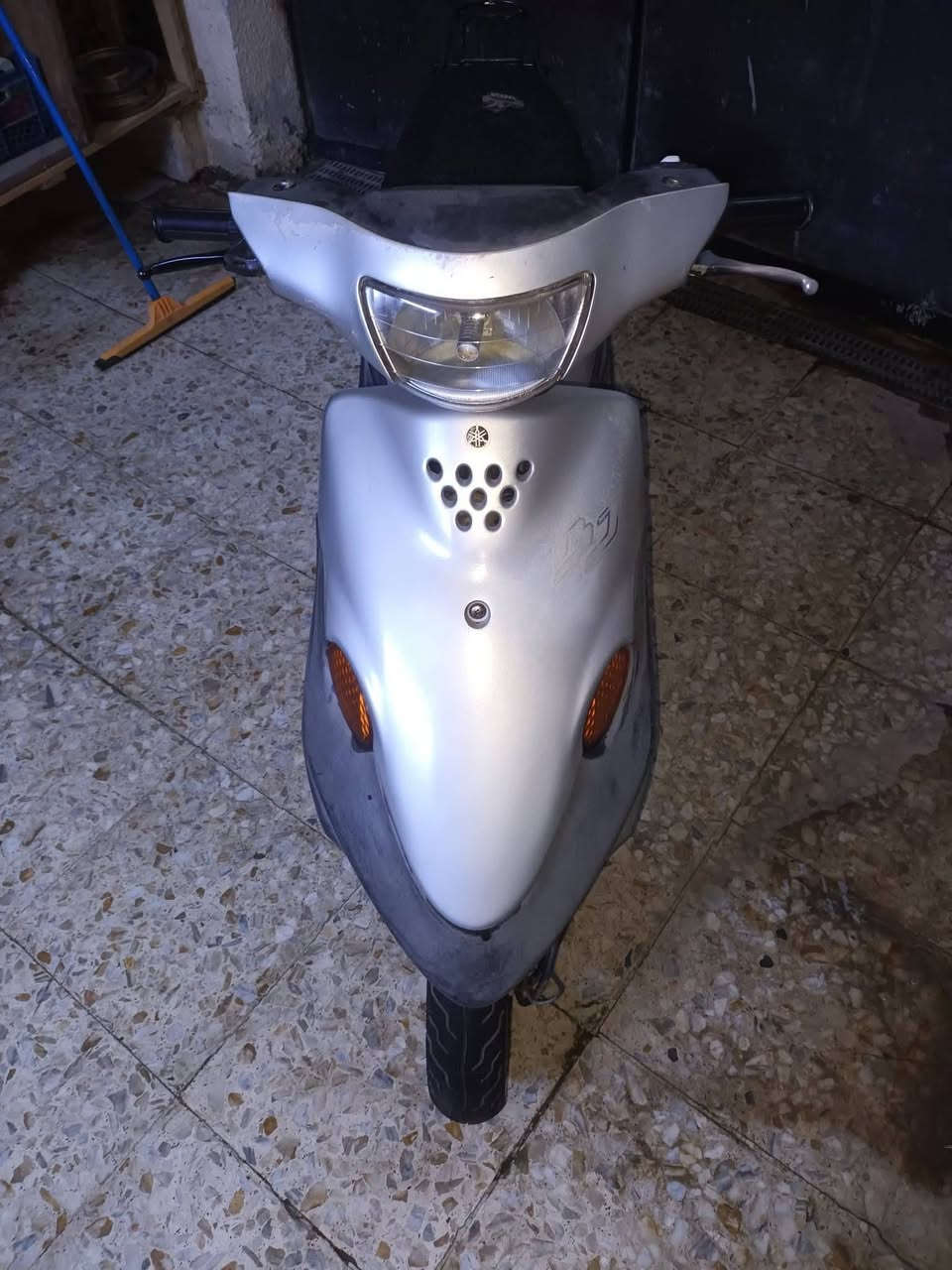 للبيع دراجه بيجي نضيفه شوفه عينك شرط معدل 60 ادامه كامله جوين وشافطه وتنضيف كابريتر وبلك جديد كلج خلفي  جديد وقايش جديد وخرز جديده بيها لايت زنون لونين ابيض واصفر اشاير بك لايت كله شغال هندر واحد باي وكت  نقصها فقط باتري السلف شغال بس ناقصه باتري مكاني بغداد الحرية 
للتواصل ***********
